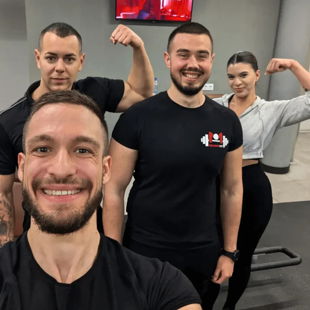 Снимка от персоналните тренировки във фитнеса с екипа на MavrovFit И фитнес инструктор Боян Мавров